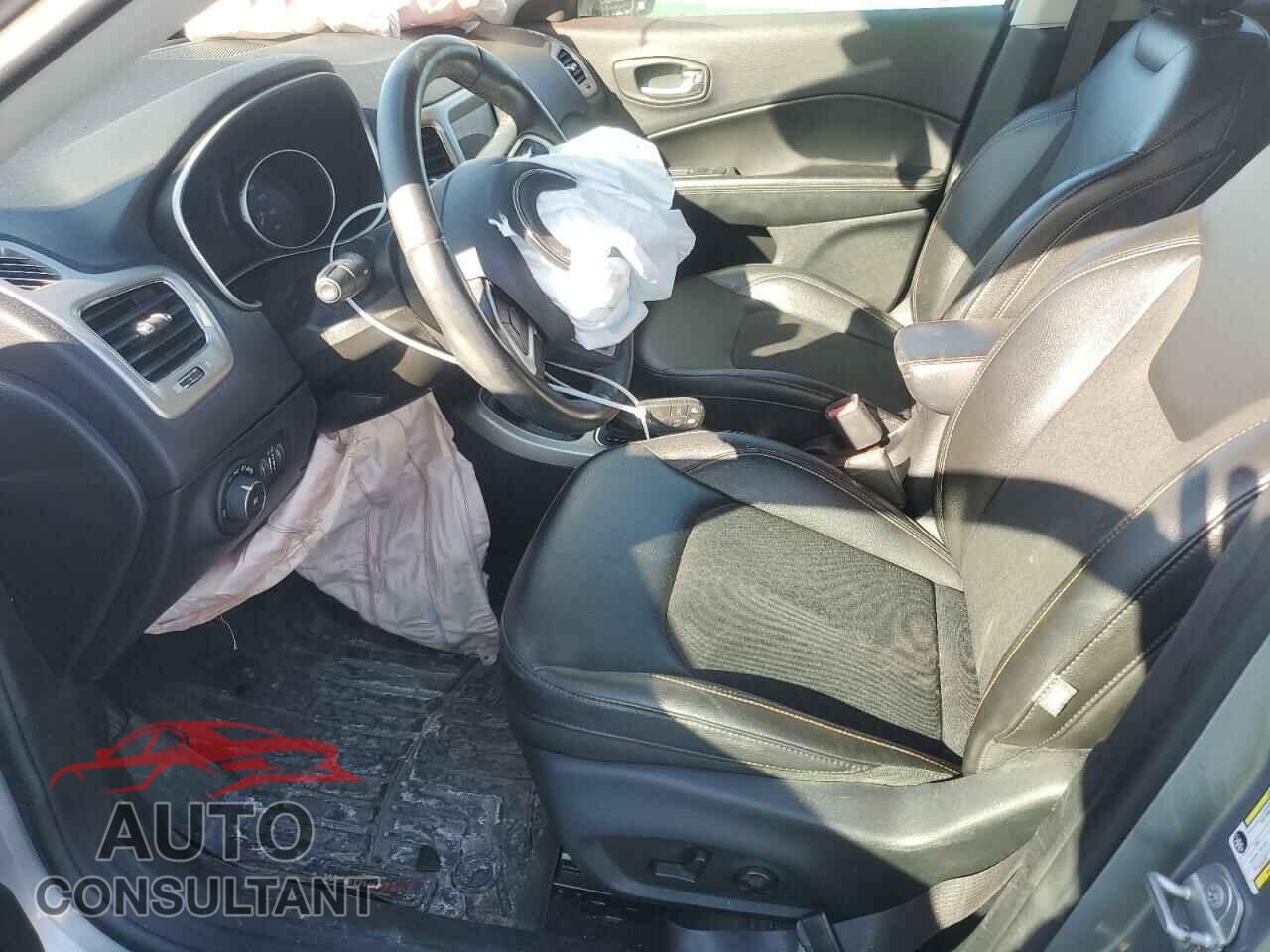 JEEP COMPASS 2018 - 3C4NJDBB0JT331710