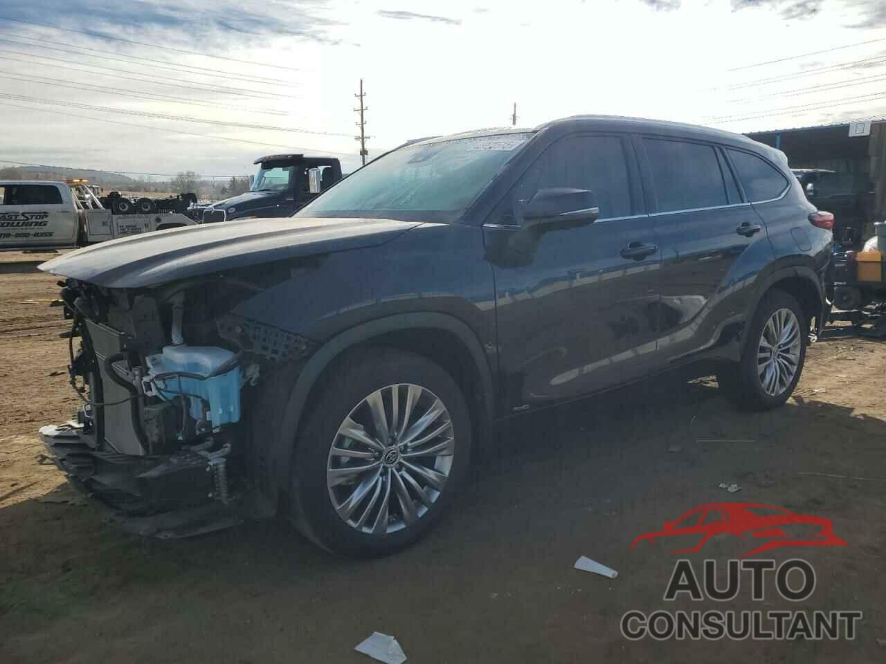 TOYOTA HIGHLANDER 2023 - 5TDEBRCH4PS117349