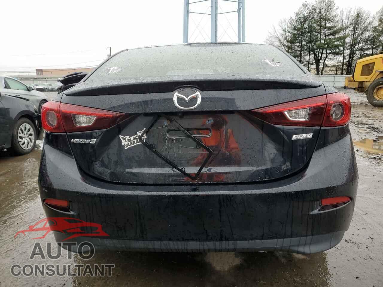 MAZDA 3 2018 - 3MZBN1V39JM275784