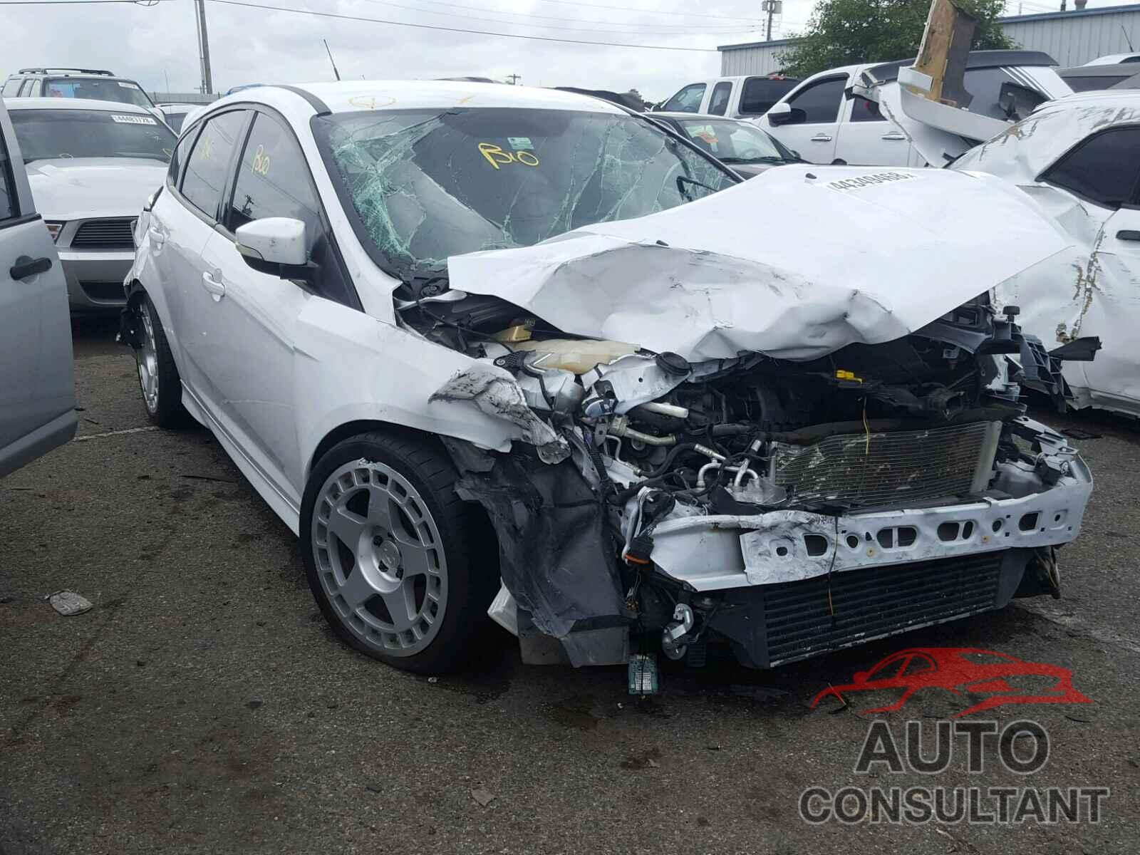 FORD FOCUS 2016 - 1FADP3L94GL262546