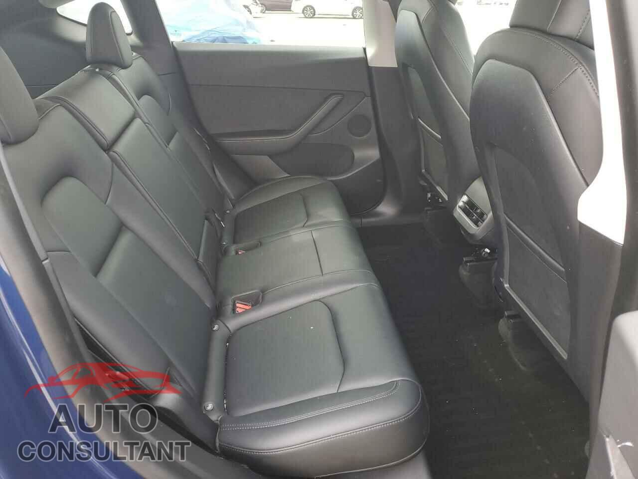 TESLA MODEL Y 2022 - 7SAYGDEE7NF457913
