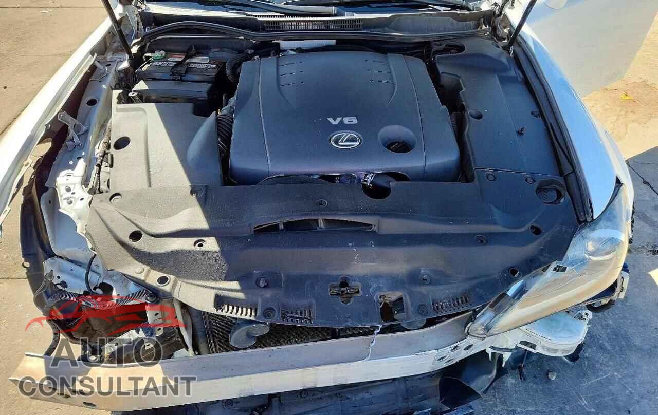 LEXUS IS 2012 - JTHBF5C20C5182015