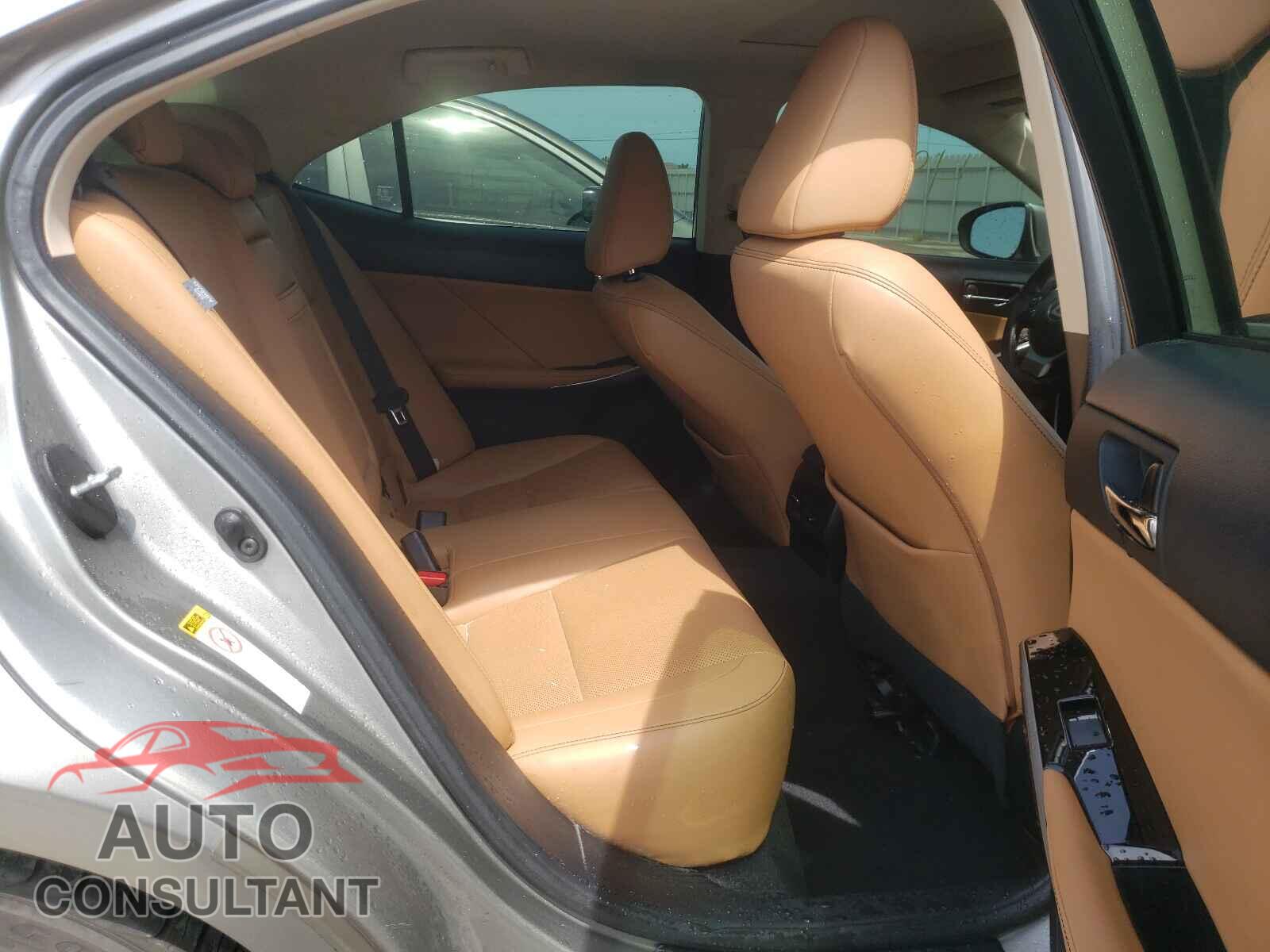 LEXUS IS 2016 - JTHBA1D21G5013651