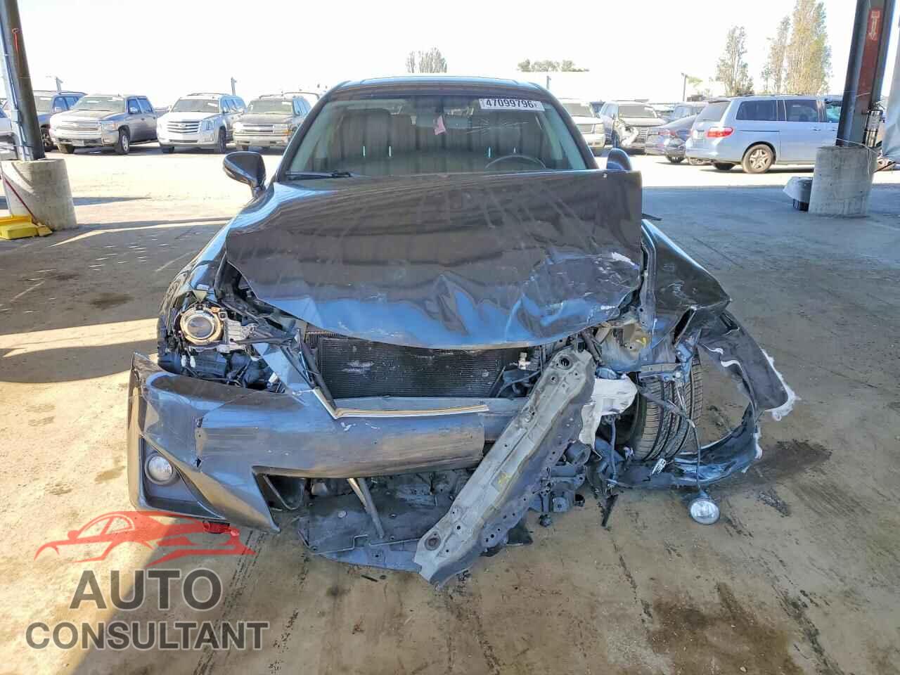 LEXUS IS 2011 - JTHBF5C21B5131220