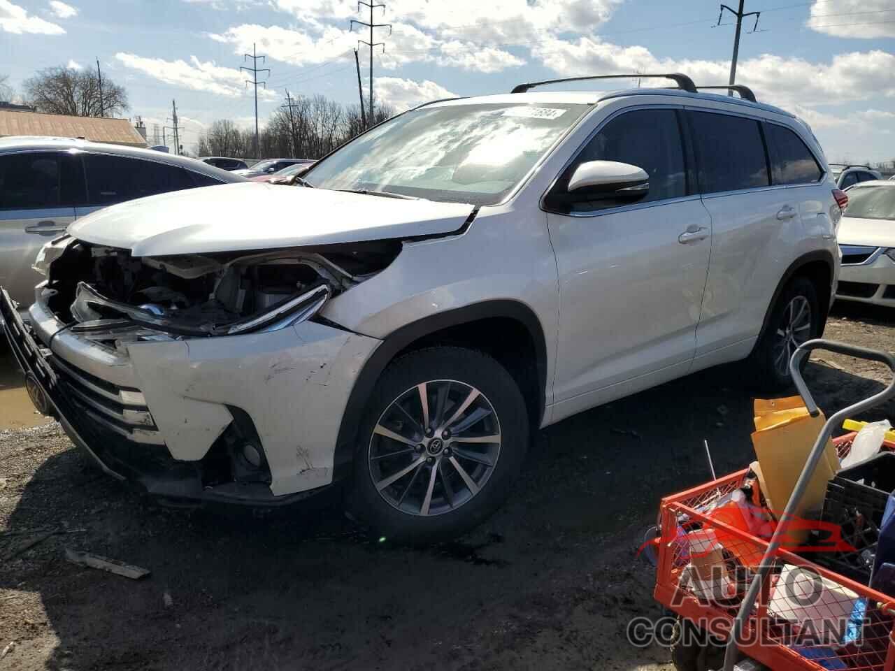 TOYOTA HIGHLANDER 2018 - 5TDJZRFH4JS489335