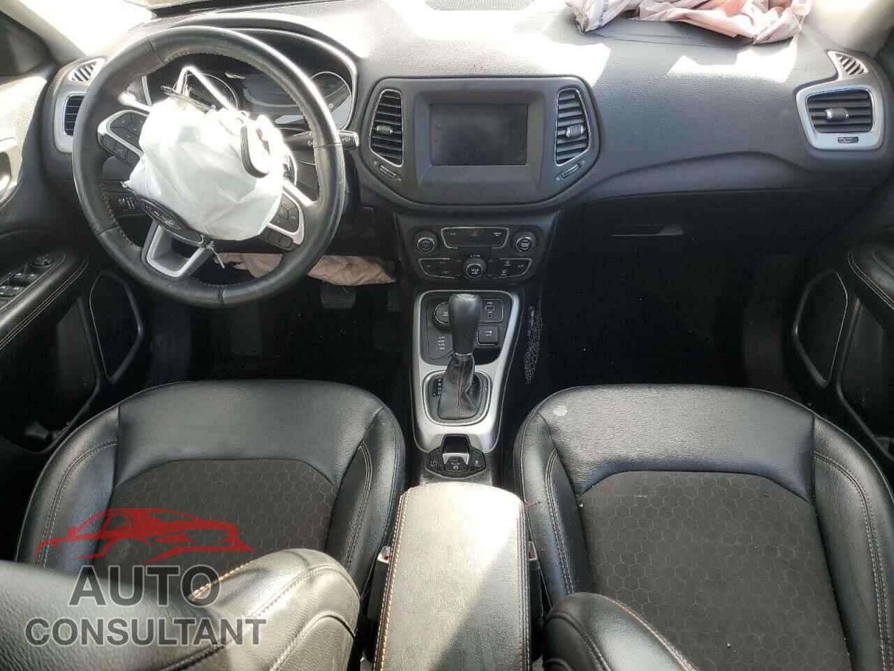 JEEP COMPASS 2018 - 3C4NJDBB4JT479097