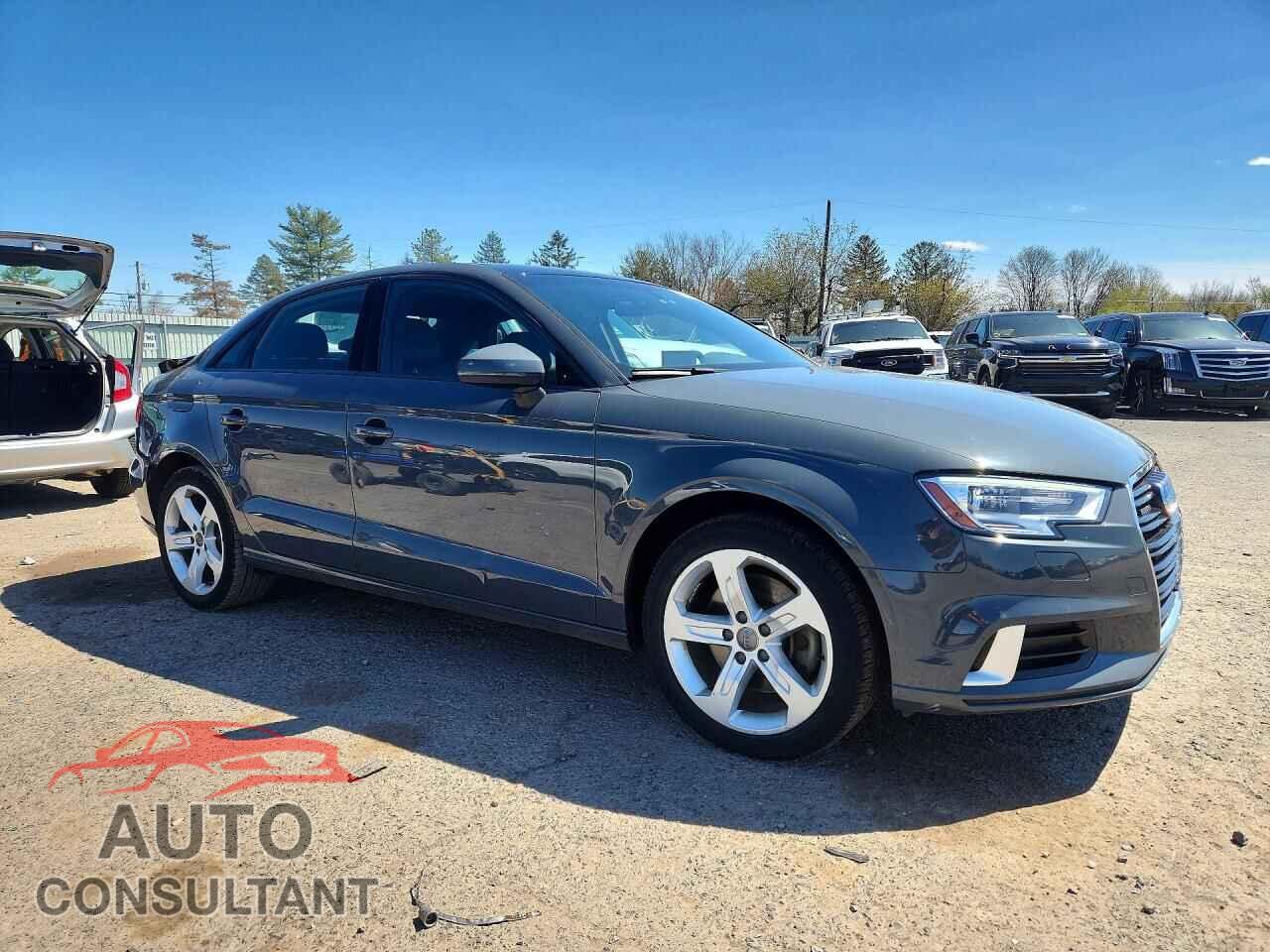 AUDI A3 2017 - WAUB8GFF6H1068182