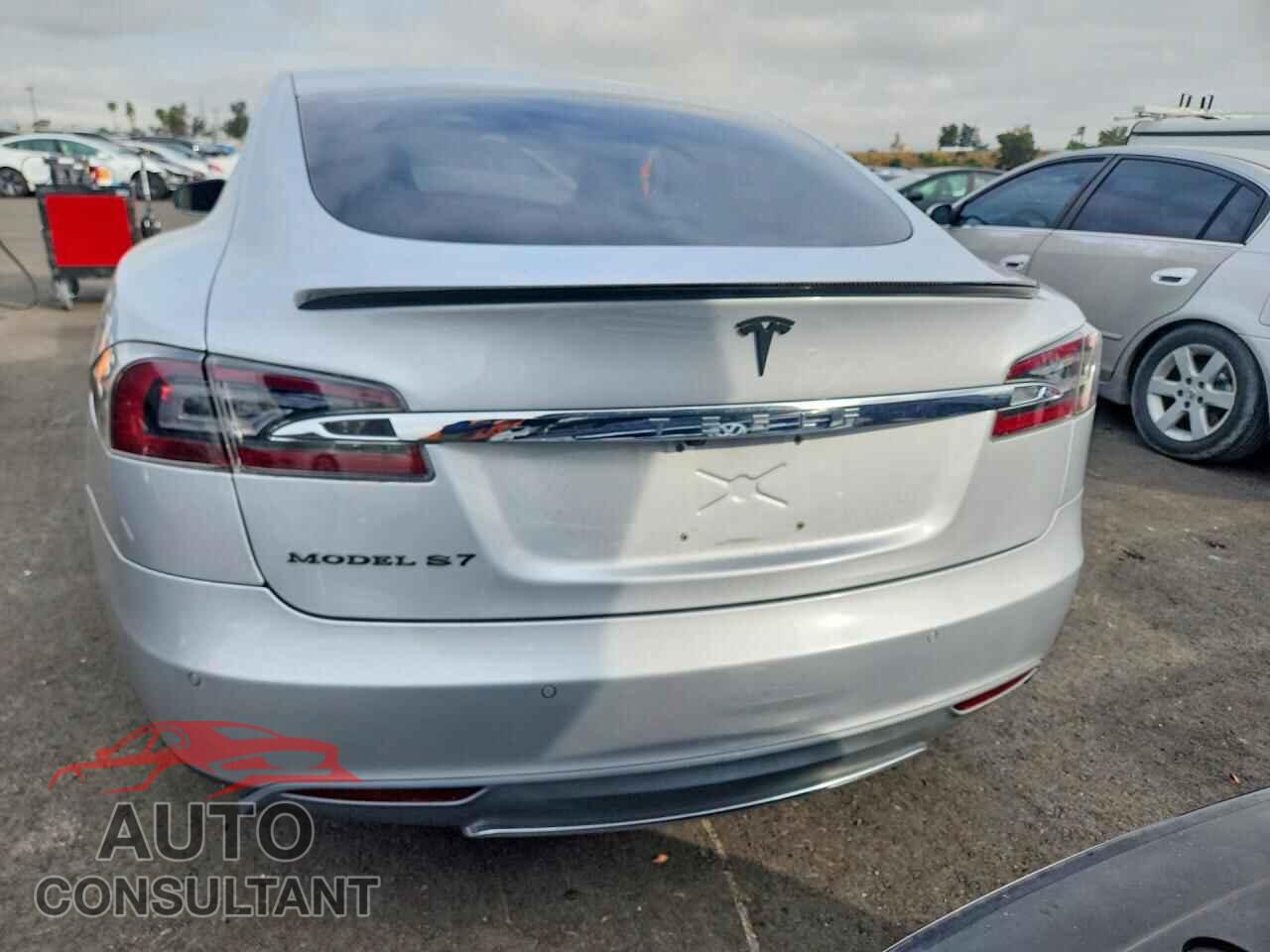 TESLA MODEL S 2015 - 5YJSA1E12FF120003