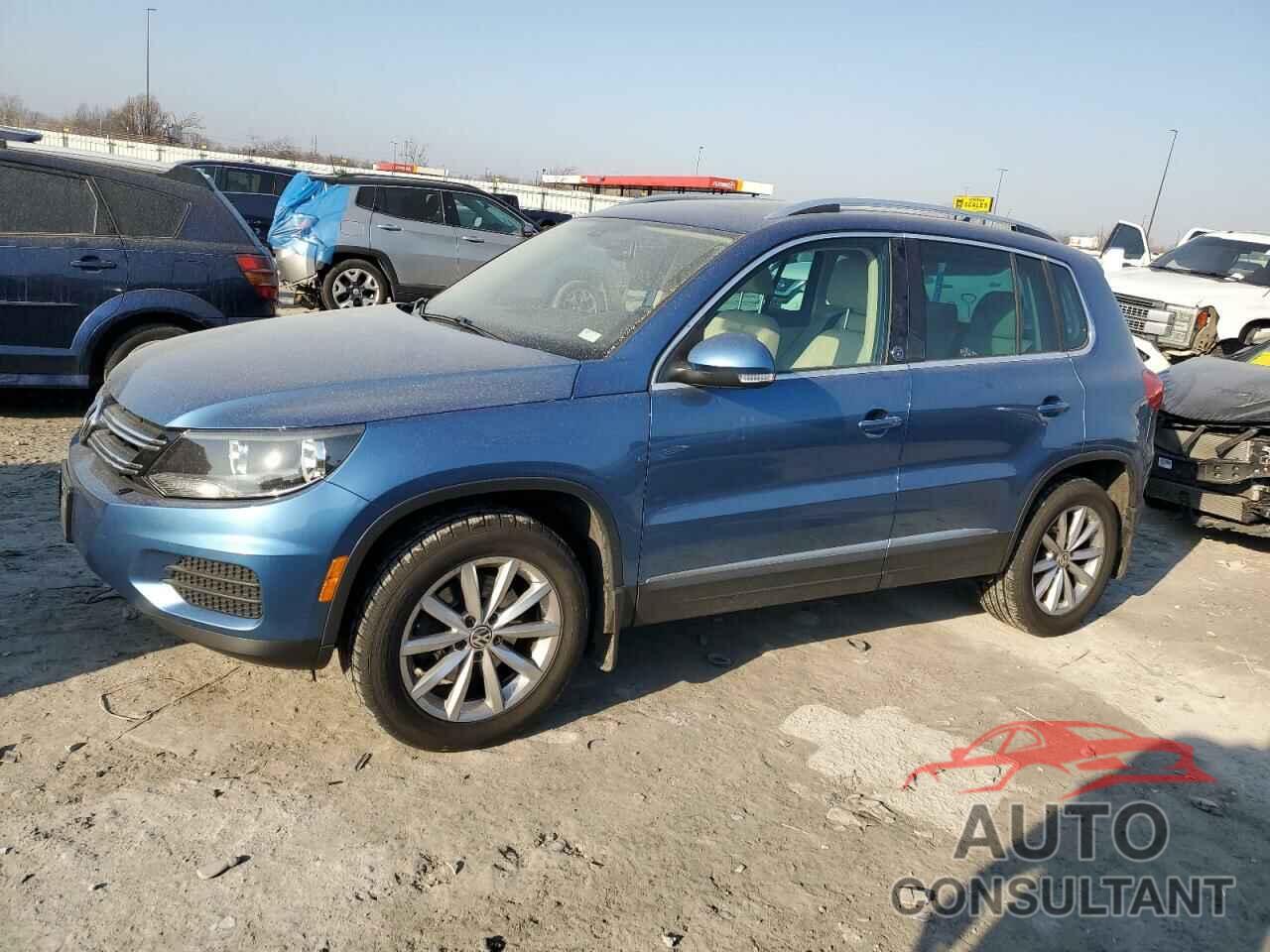 VOLKSWAGEN TIGUAN 2017 - WVGSV7AX0HW503482