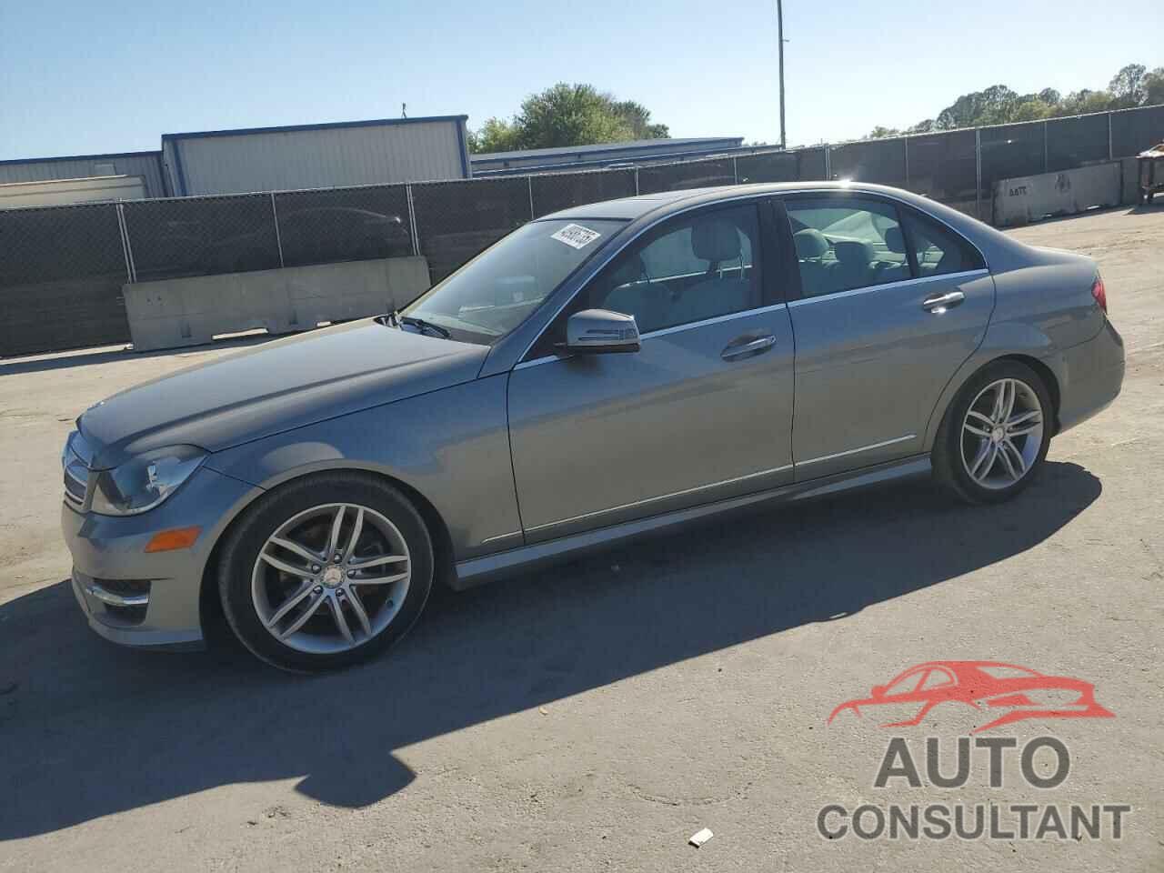 MERCEDES-BENZ C-CLASS 2013 - WDDGF4HB6DR263515