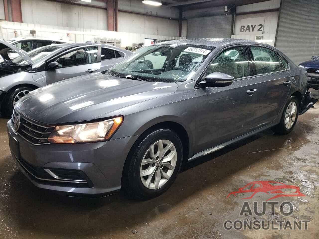 VOLKSWAGEN PASSAT 2018 - 1VWAA7A33JC031324