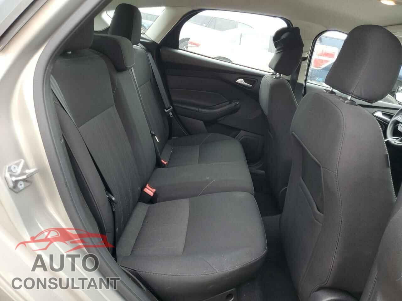 FORD FOCUS 2016 - 1FADP3K22GL344845