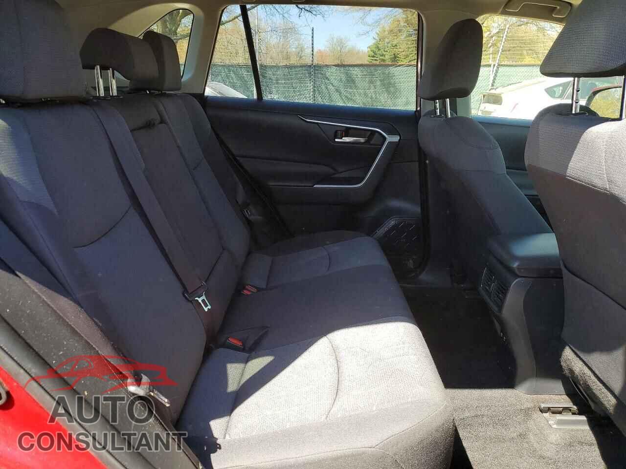 TOYOTA RAV4 2019 - JTMP1RFV2KD010611