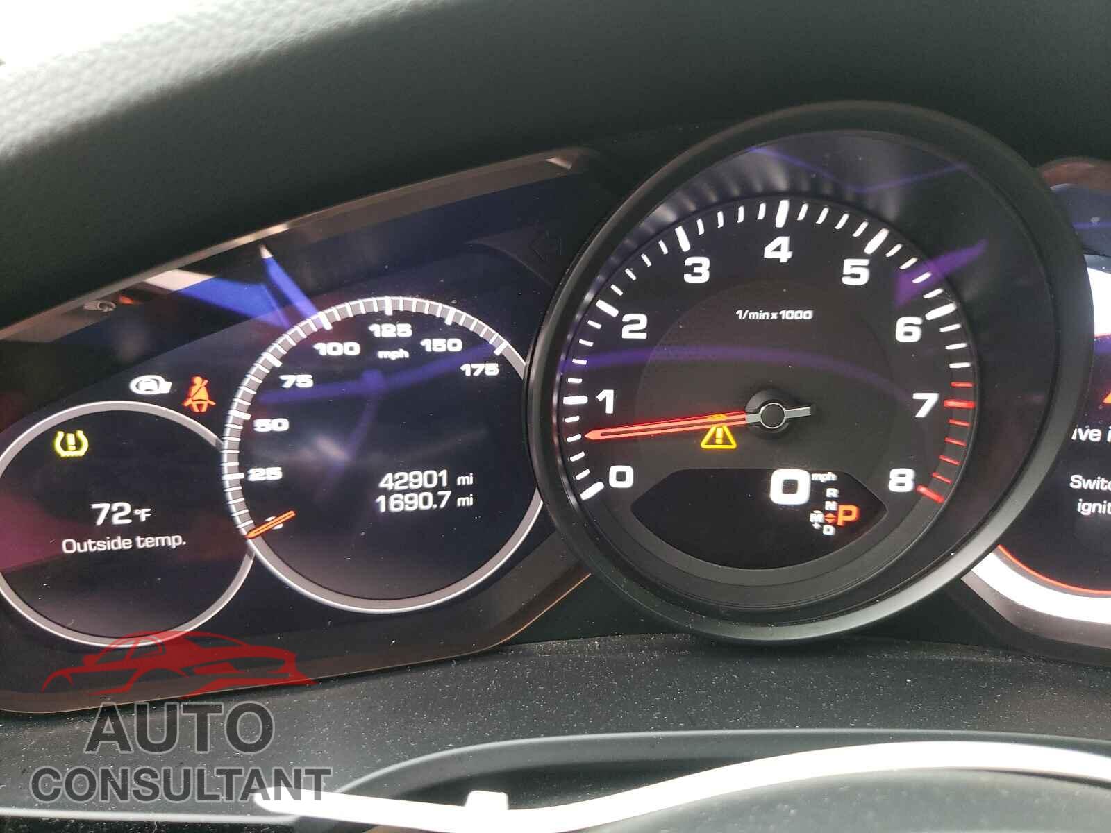 PORSCHE CAYENNE 2019 - WP1AA2AY3KDA00702