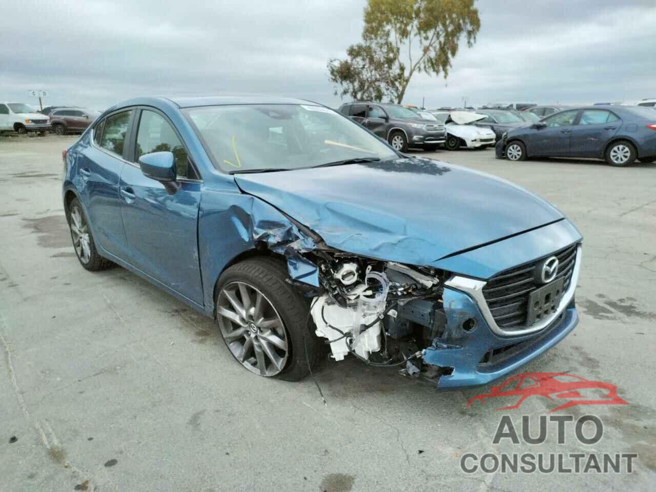 MAZDA 3 2018 - 3MZBN1W37JM253362