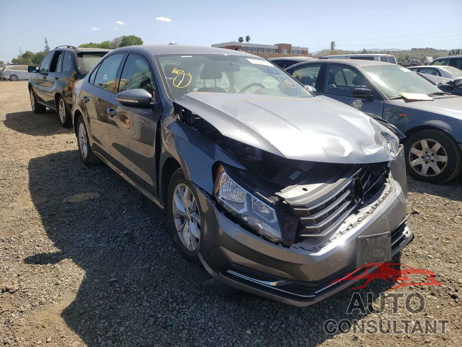 VOLKSWAGEN PASSAT 2018 - 1VWAA7A34JC020851