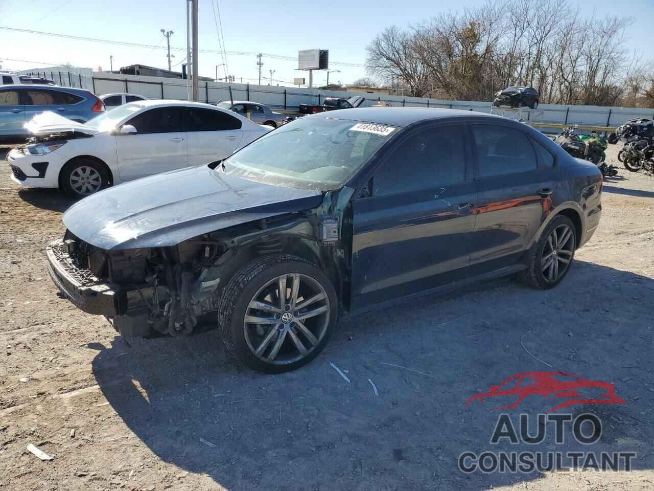 VOLKSWAGEN PASSAT 2018 - 1VWAA7A3XJC017789