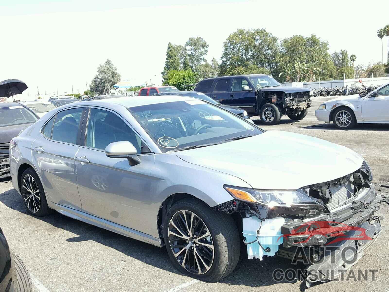 TOYOTA CAMRY 2018 - 4T1B11HKXJU122484
