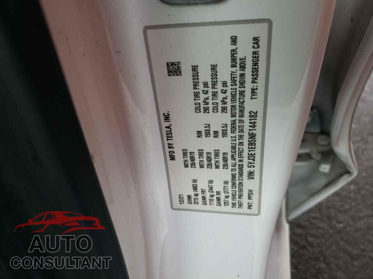 TESLA MODEL 3 2022 - 5YJ3E1EB5NF144182