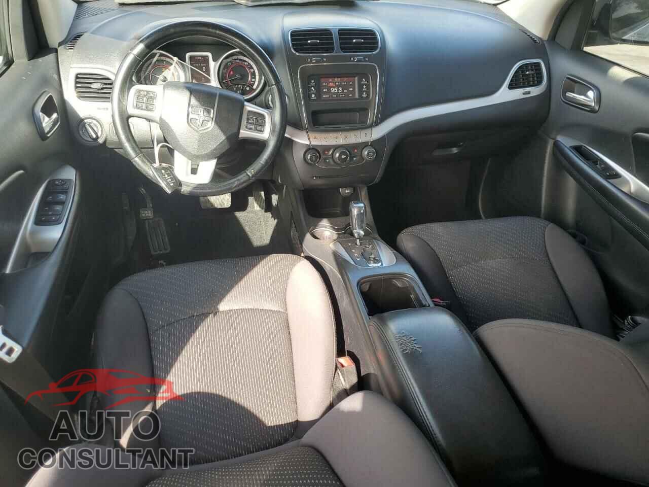 DODGE JOURNEY 2013 - 3C4PDCBG3DT556696