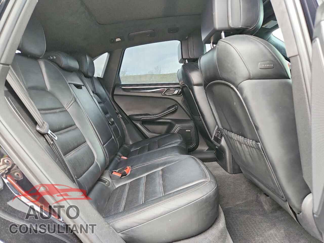 PORSCHE MACAN 2015 - WP1AF2A59FLB93666