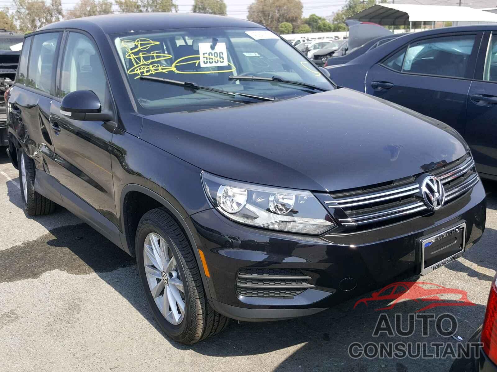 VOLKSWAGEN TIGUAN S 2017 - WVGAV7AX9HK051096