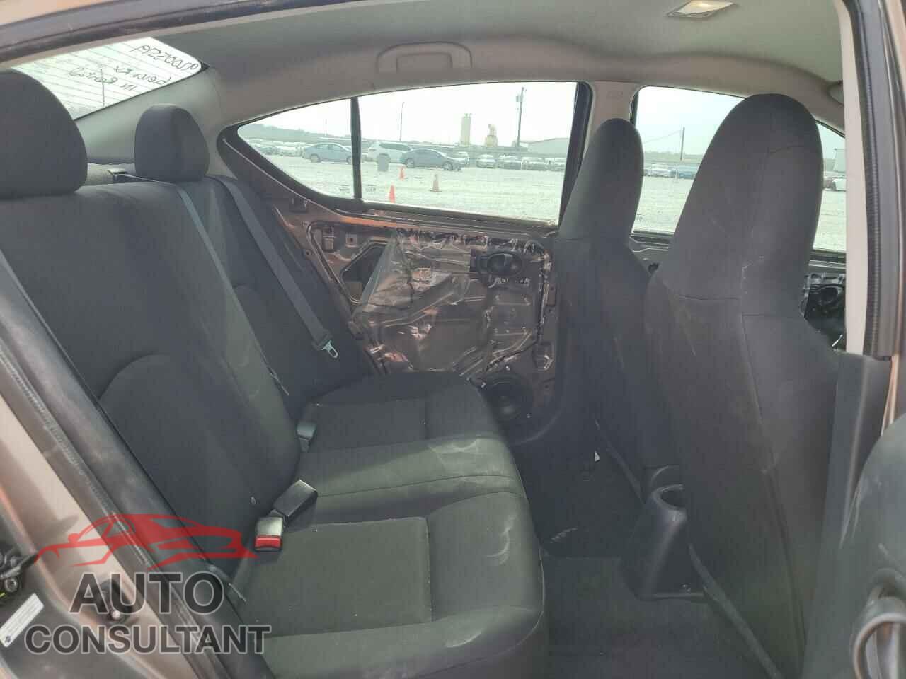 NISSAN VERSA 2016 - 3N1CN7AP3GL846352