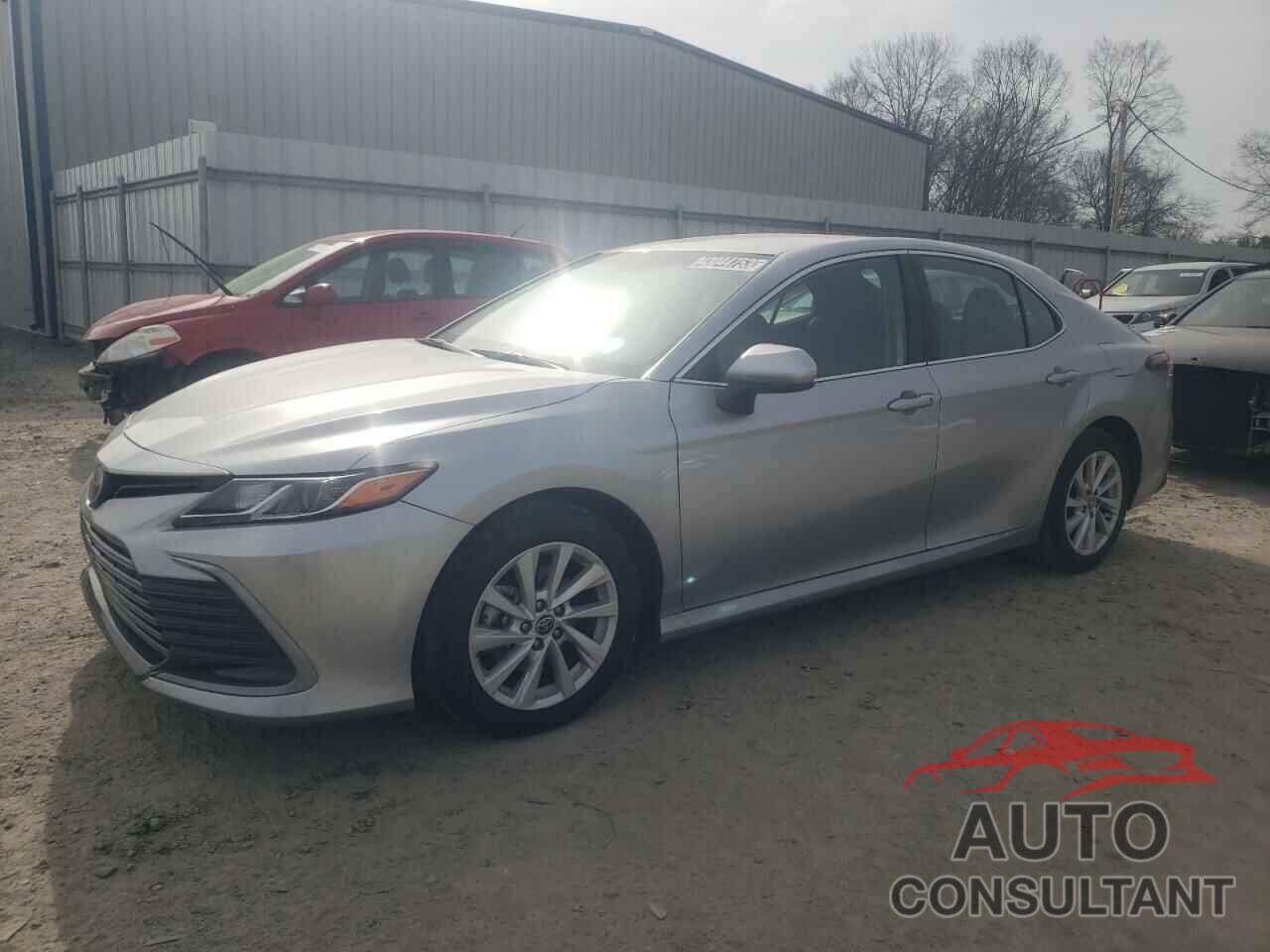 TOYOTA CAMRY 2022 - 4T1C11AK6NU665013