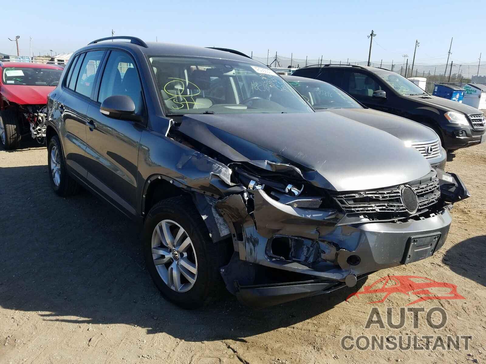 VOLKSWAGEN TIGUAN 2017 - WVGAV7AX8HK034922