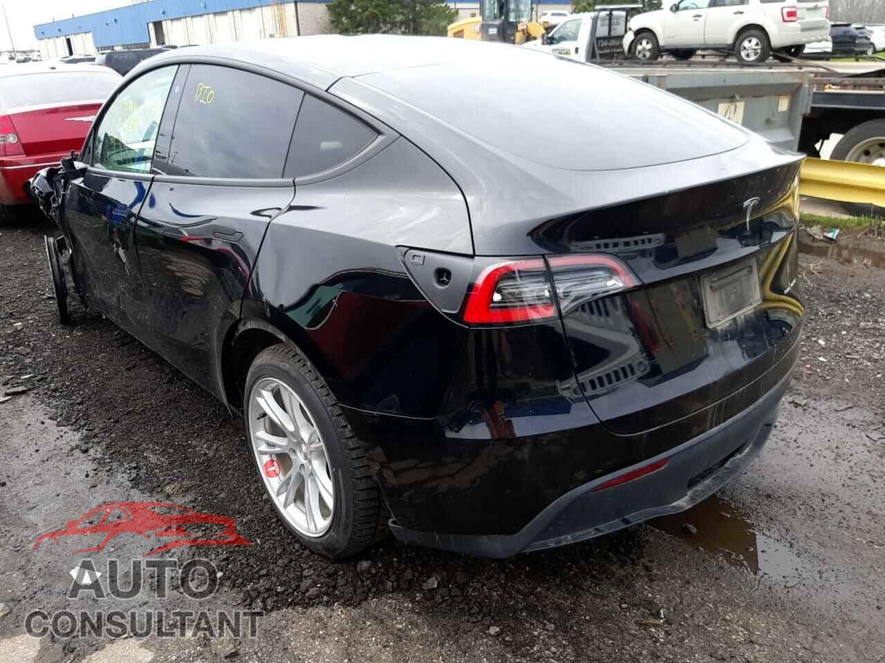 TESLA MODEL Y 2021 - 5YJYGDEE8MF141576