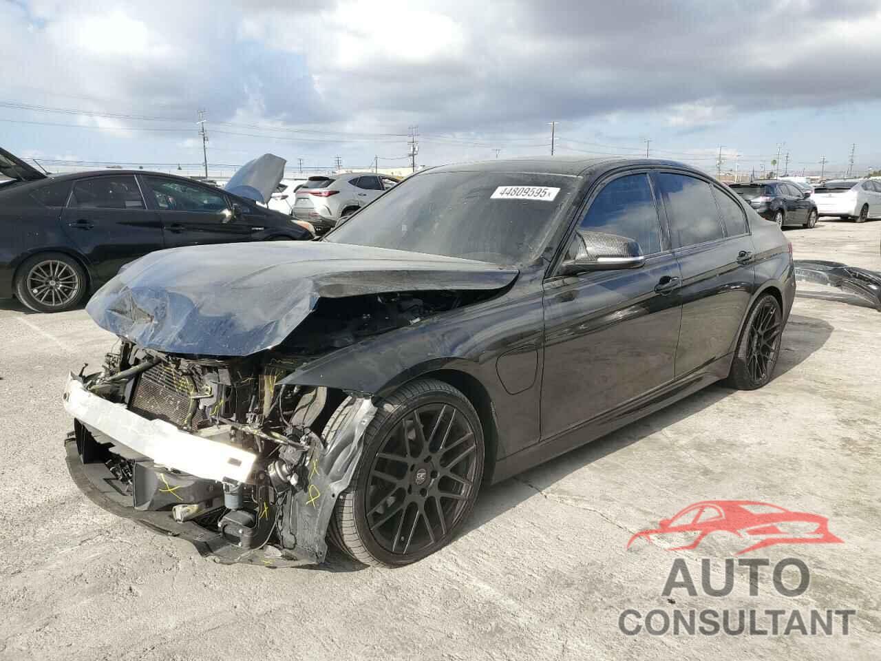 BMW 3 SERIES 2018 - WBA8E1C52JA178082