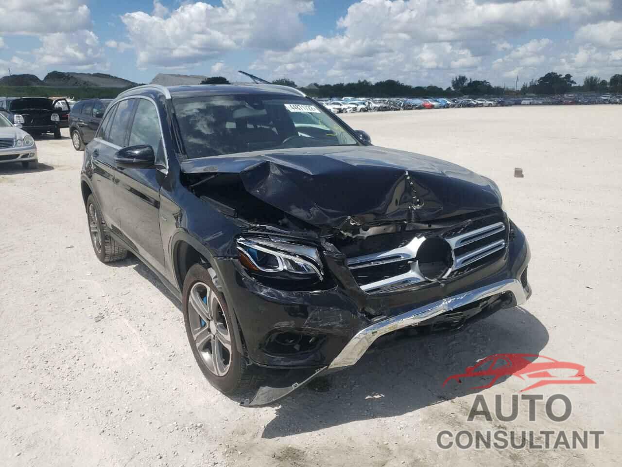 MERCEDES-BENZ GLC-CLASS 2018 - WDC0G5EB3JF317718