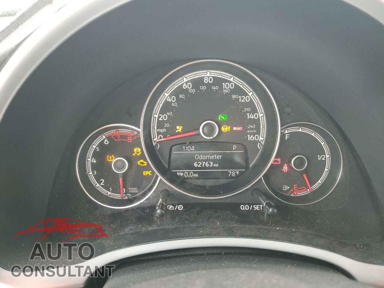 VOLKSWAGEN BEETLE 2017 - 3VW517AT5HM800982