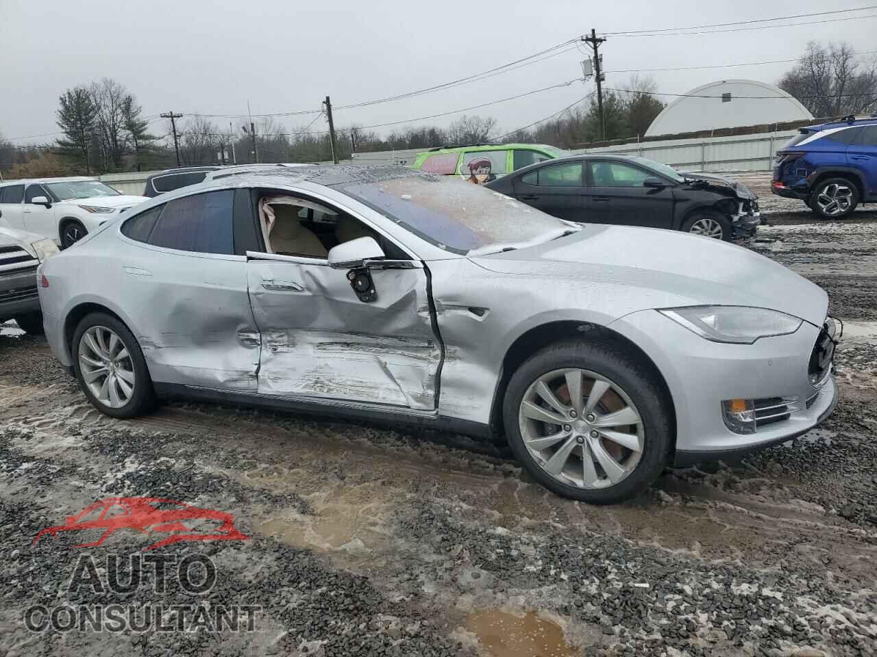 TESLA MODEL S 2014 - 5YJSA1H11EFP43557