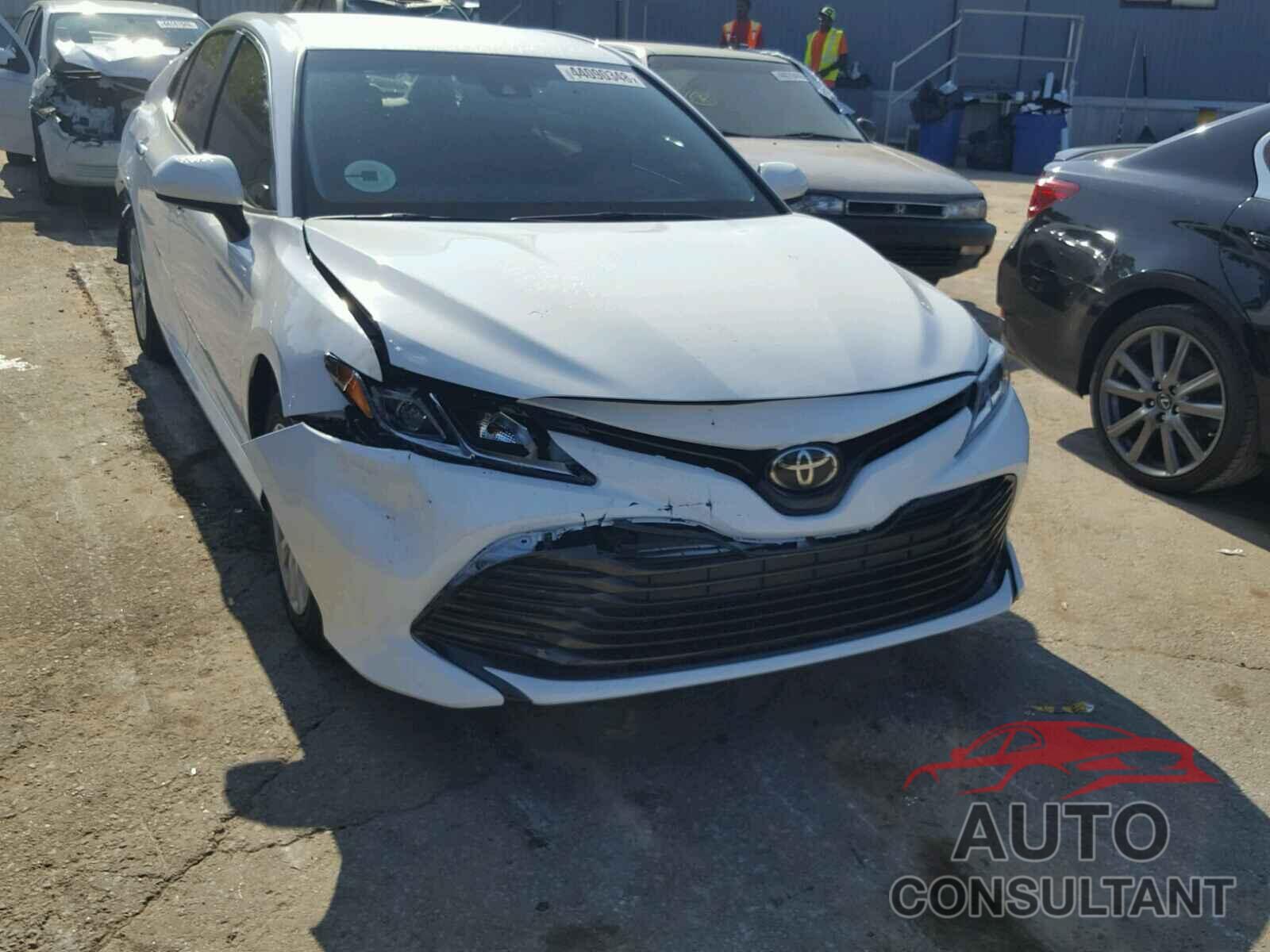 TOYOTA CAMRY 2018 - 4T1B11HK6JU628913
