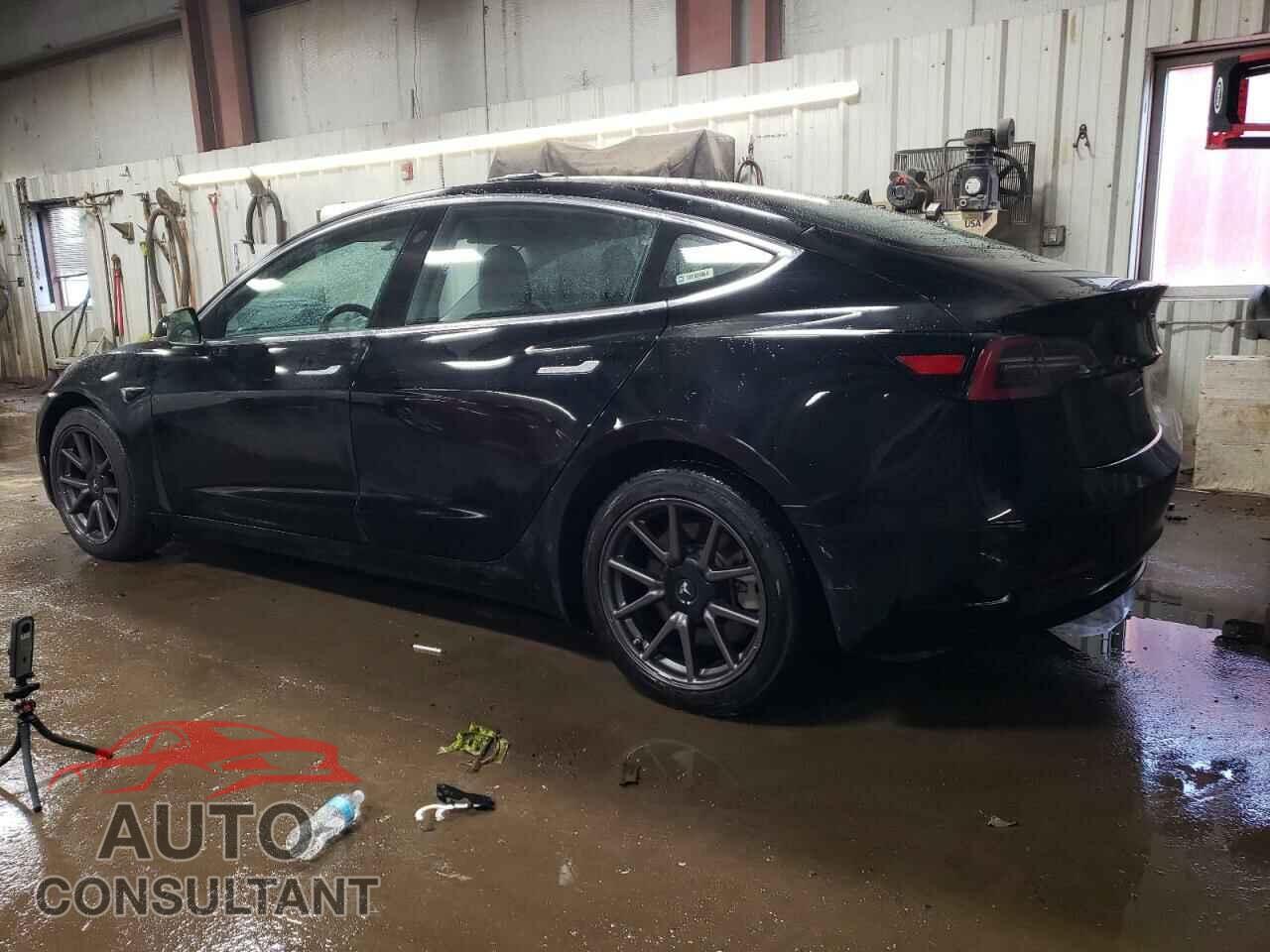 TESLA MODEL 3 2018 - 5YJ3E1EB2JF127611