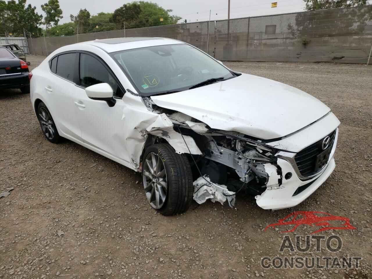 MAZDA 3 2018 - 3MZBN1W32JM251793