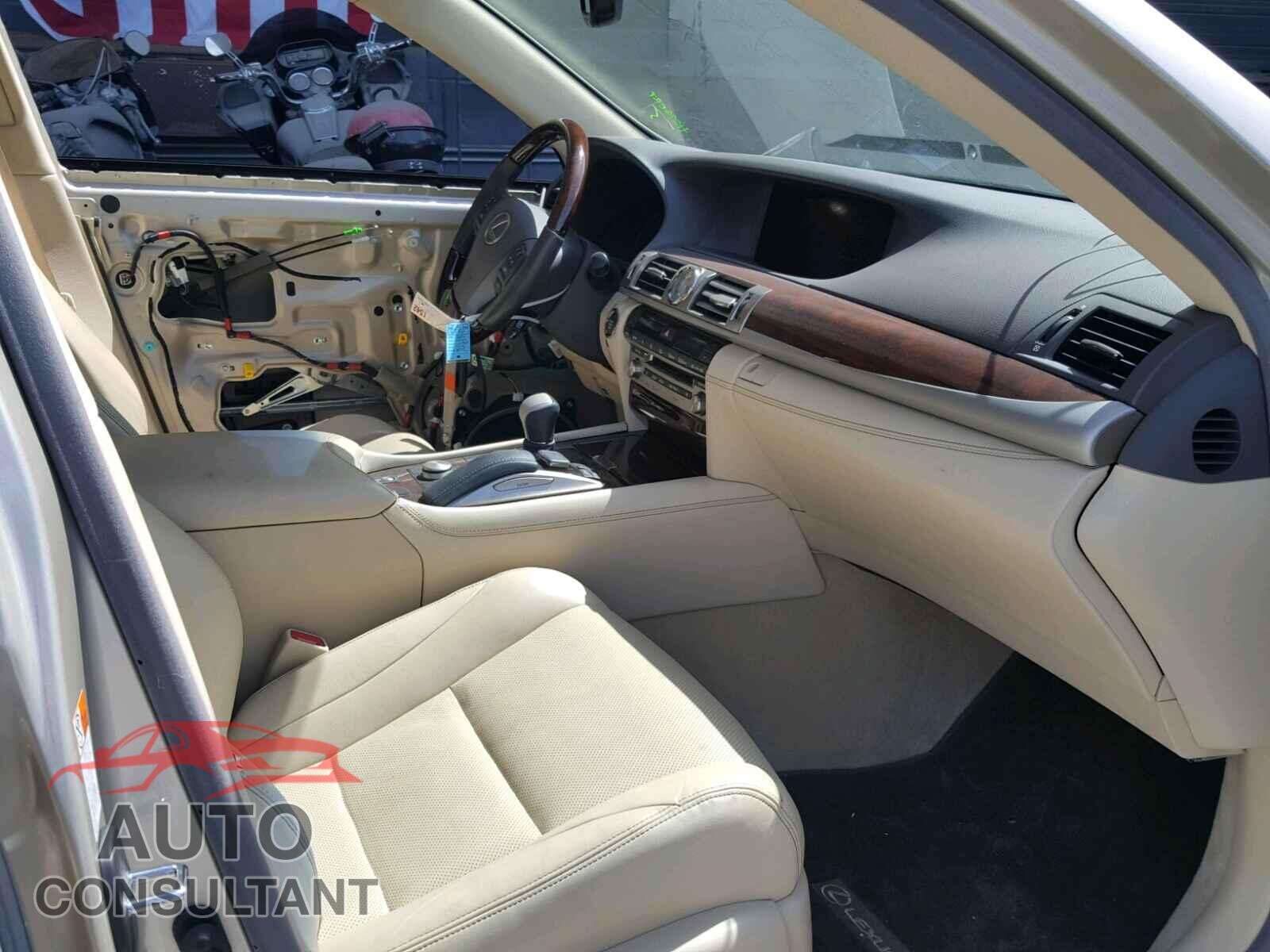 LEXUS LS460 2016 - JTHBL5EF4G5141062
