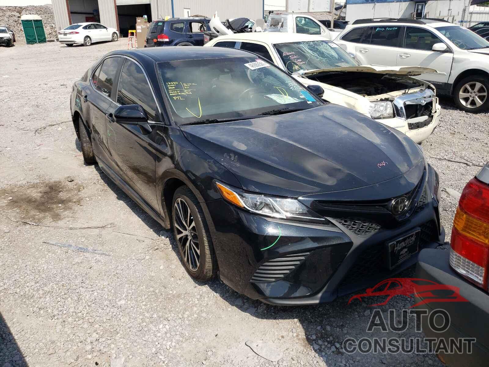 TOYOTA CAMRY 2018 - 4T1B11HKXJU075733