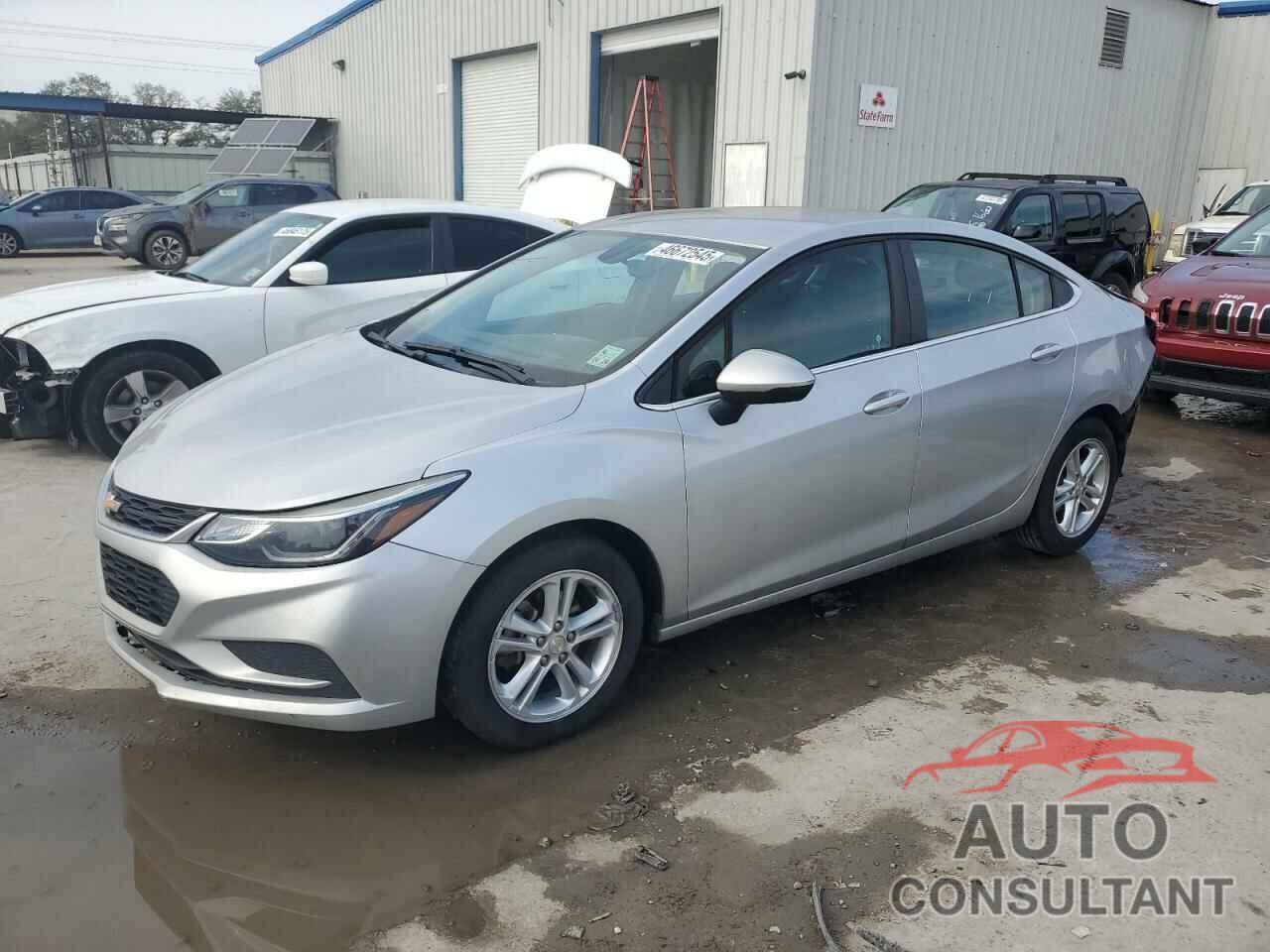 CHEVROLET CRUZE 2018 - 1G1BE5SM8J7180448