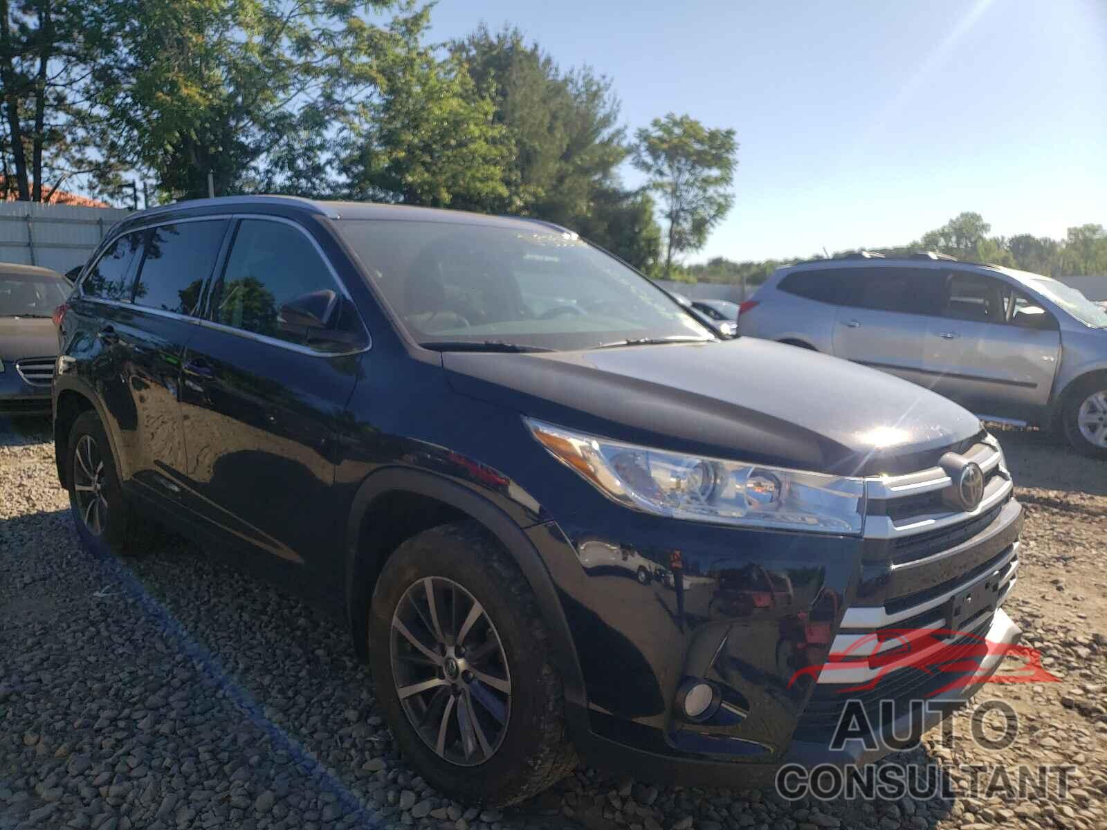 TOYOTA HIGHLANDER 2018 - 5TDJZRFH5JS815336