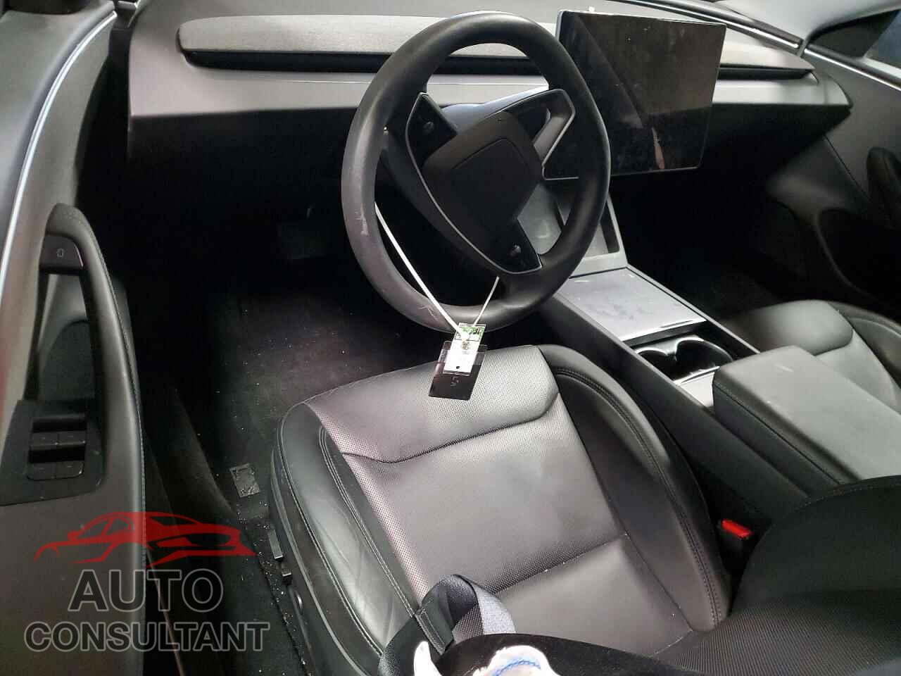 TESLA MODEL 3 2024 - 5YJ3E1EA5RF739692
