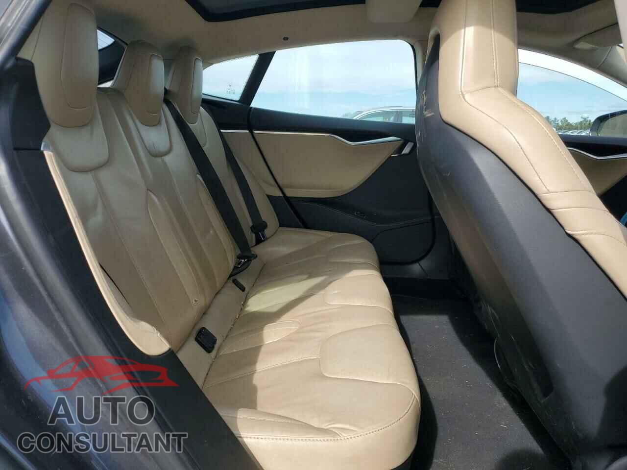 TESLA MODEL S 2016 - 5YJSA1E14GF124569