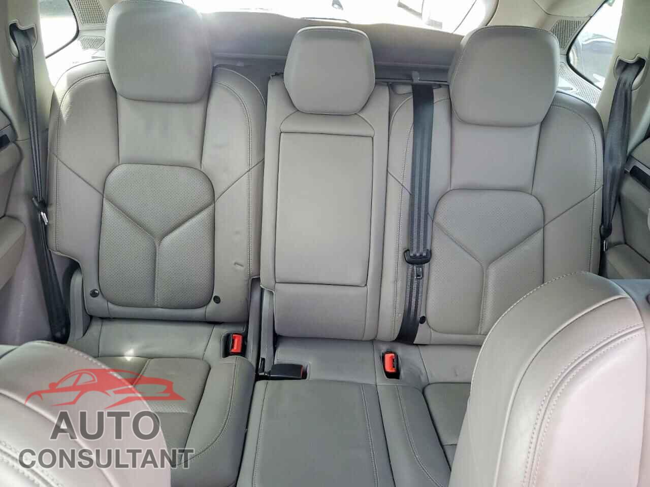 PORSCHE CAYENNE 2011 - WP1AB2A24BLA51401
