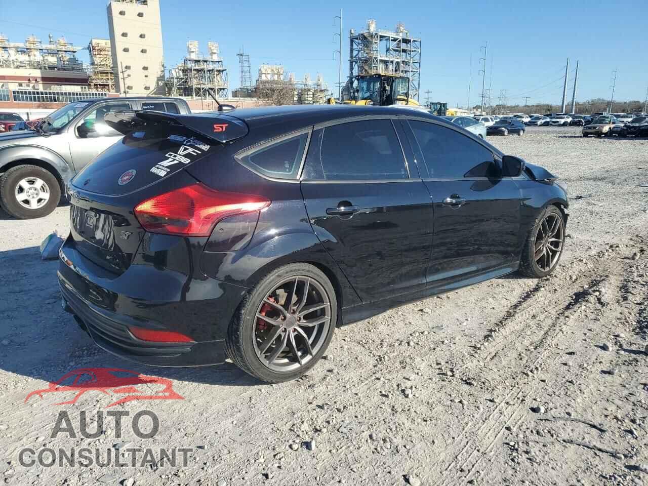 FORD FOCUS 2017 - 1FADP3L90HL347563