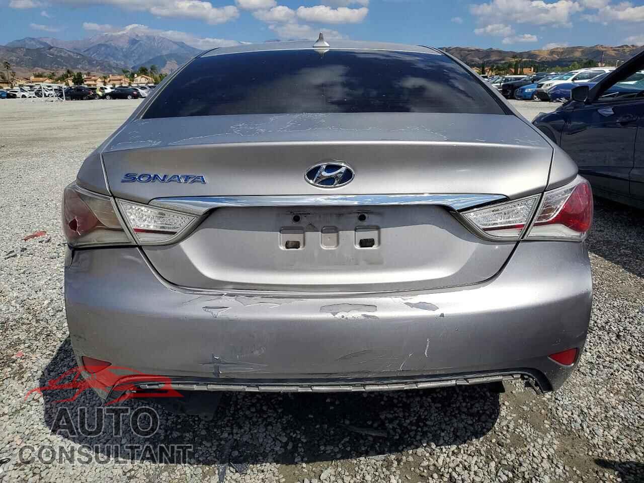 HYUNDAI SONATA 2012 - KMHEC4A47CA037708