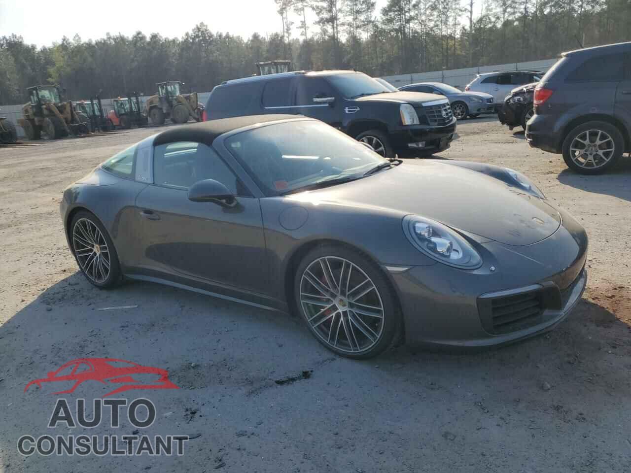 PORSCHE 911 2017 - WP0BB2A99HS136820