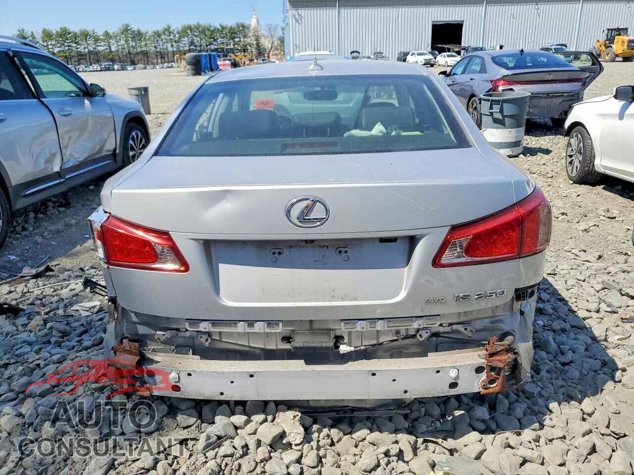 LEXUS IS 2011 - JTHCF5C24B5047445
