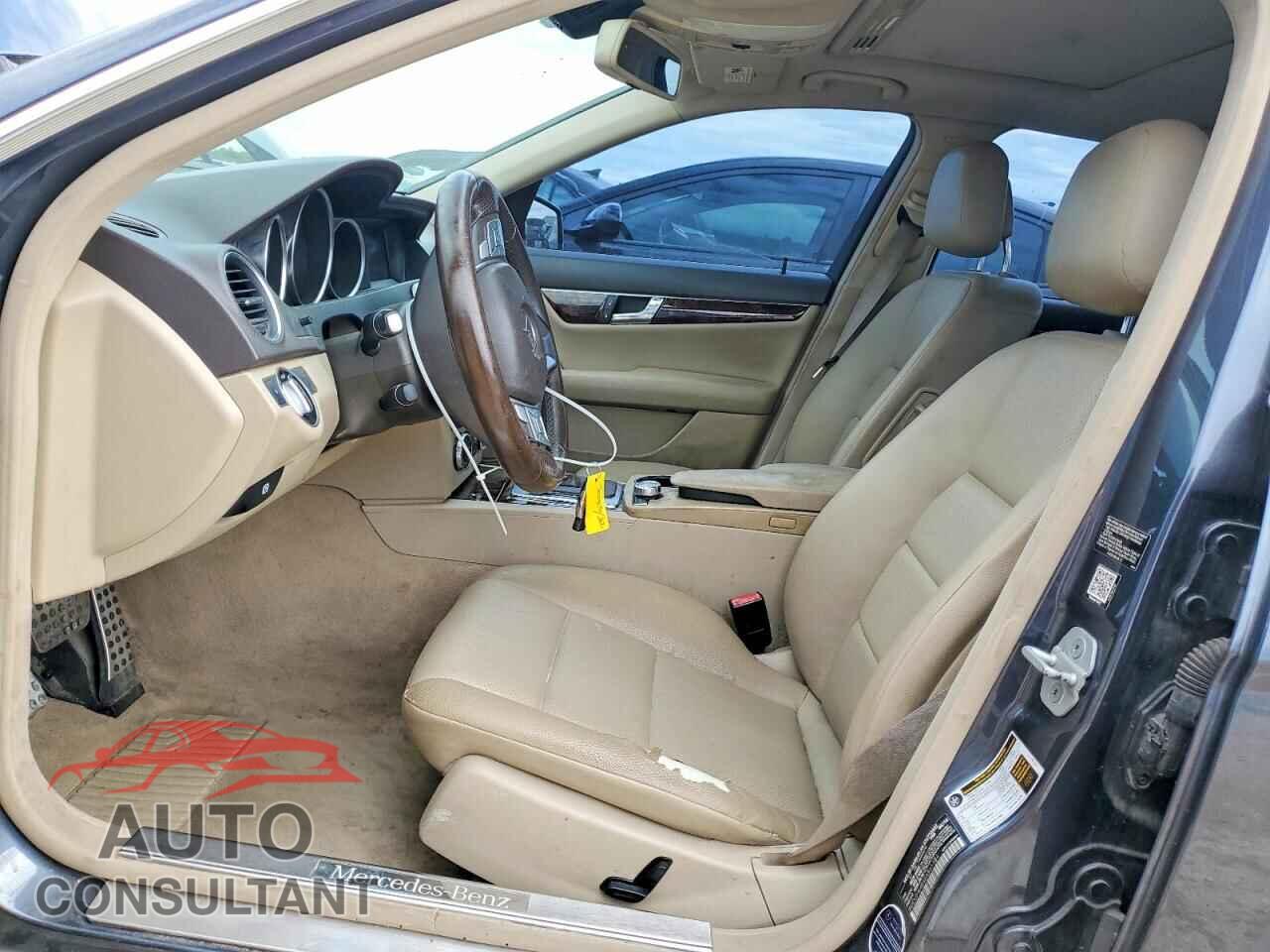 MERCEDES-BENZ C-CLASS 2014 - WDDGF4HB4EA961184
