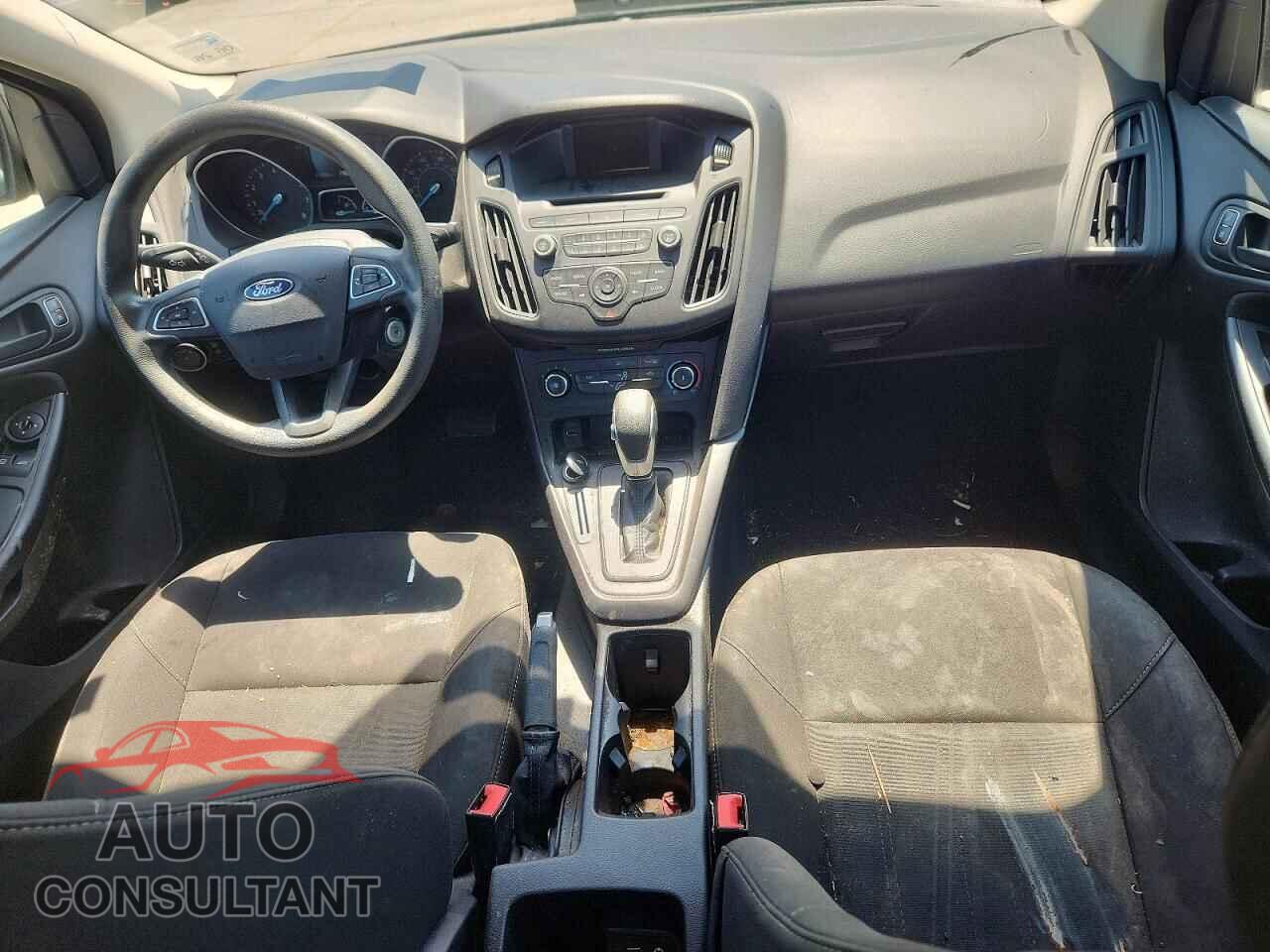 FORD FOCUS 2017 - 1FADP3E25HL347302